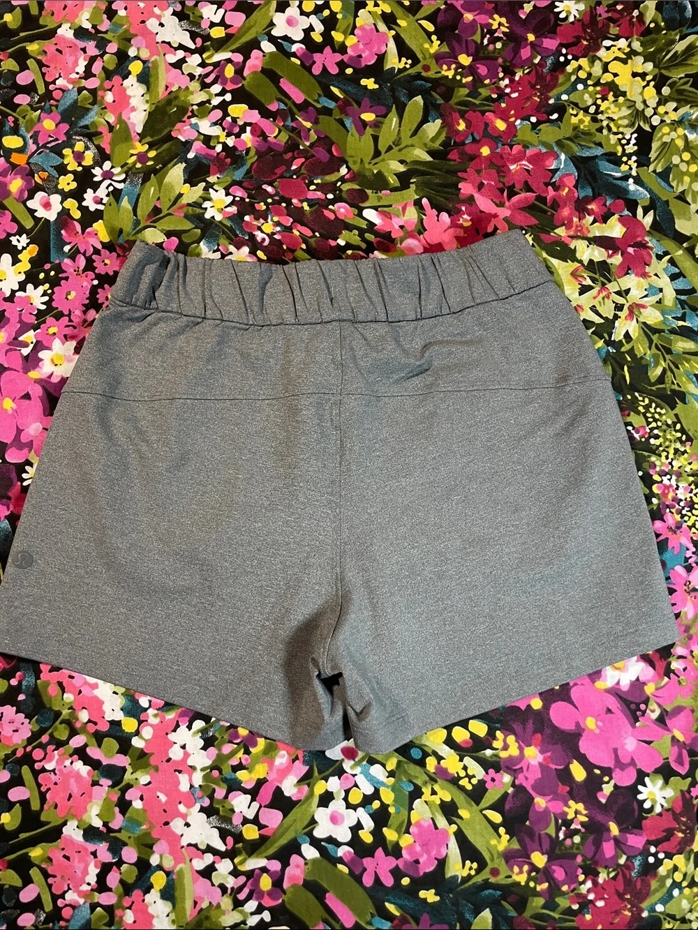 Lululemon On The Fly Short - Picture 2 of 8